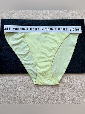 Victoria’s Secret Yellow Thick Logo Waistband Cotton Bikini Panties Medium M
